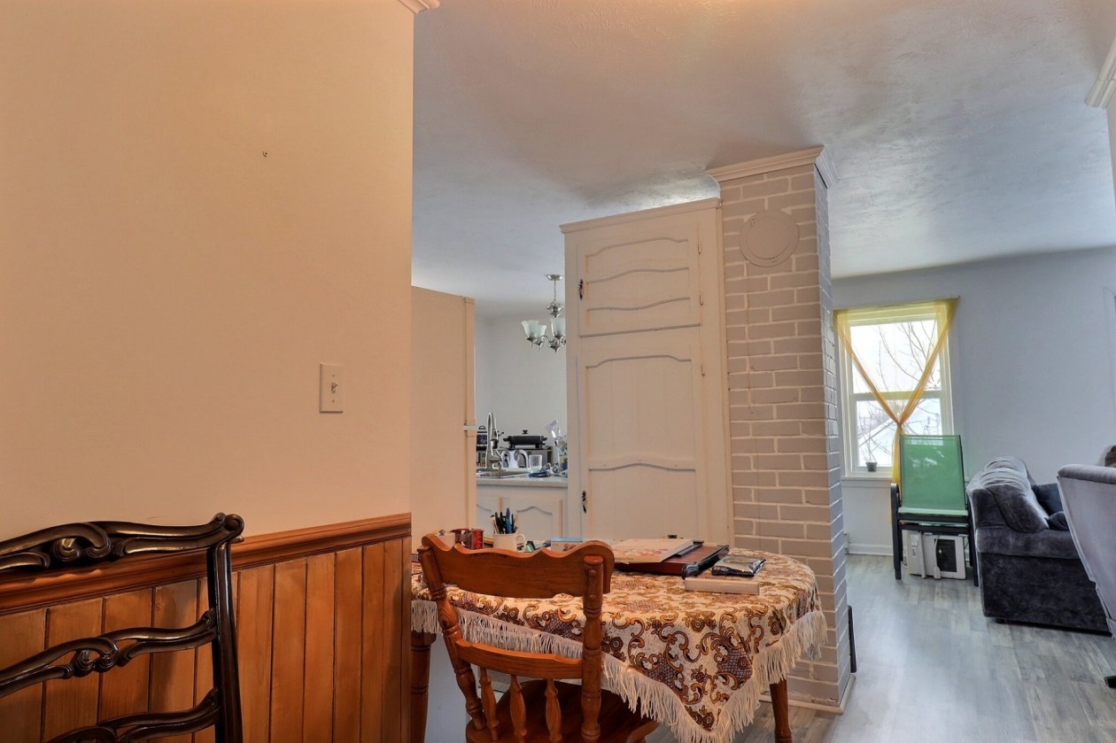 Corridor — 125 - 125C Rue Principale, Esprit-Saint