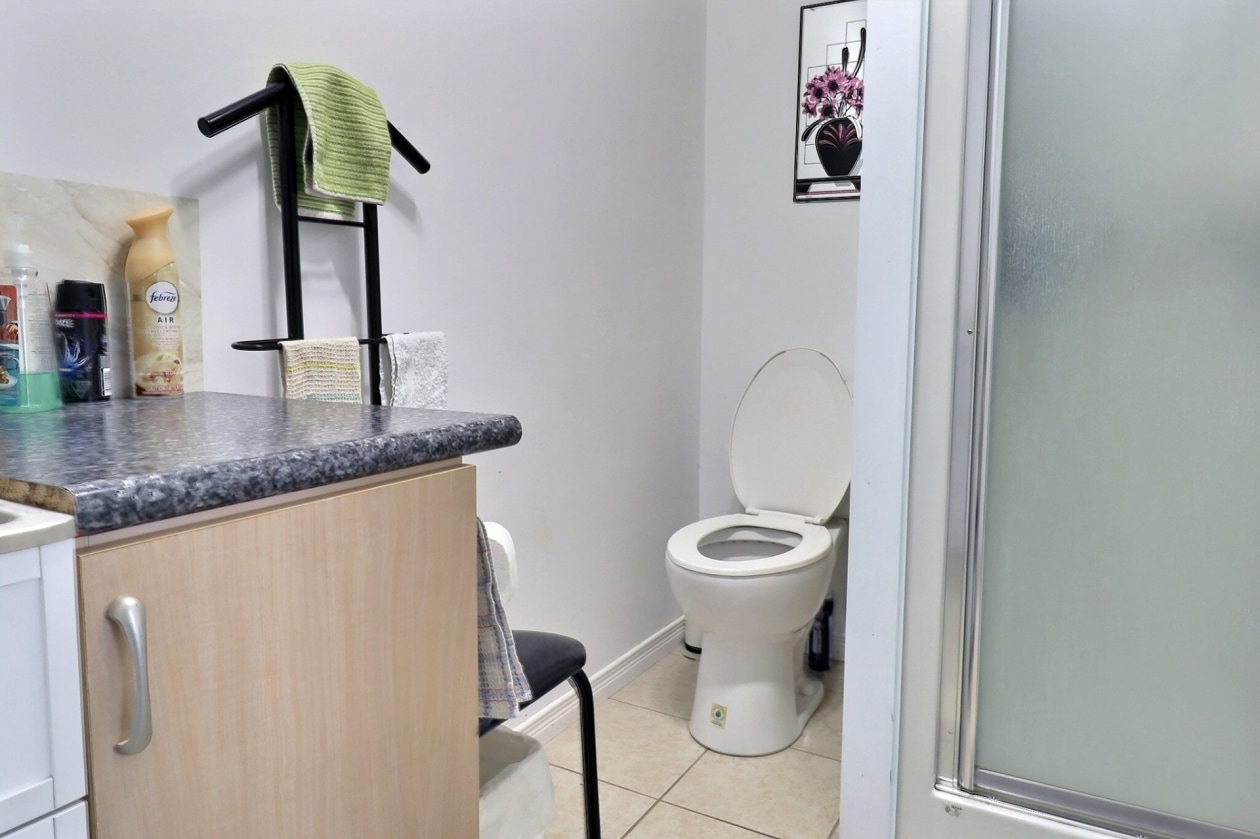 Salle de bains — 125 - 125C Rue Principale, Esprit-Saint