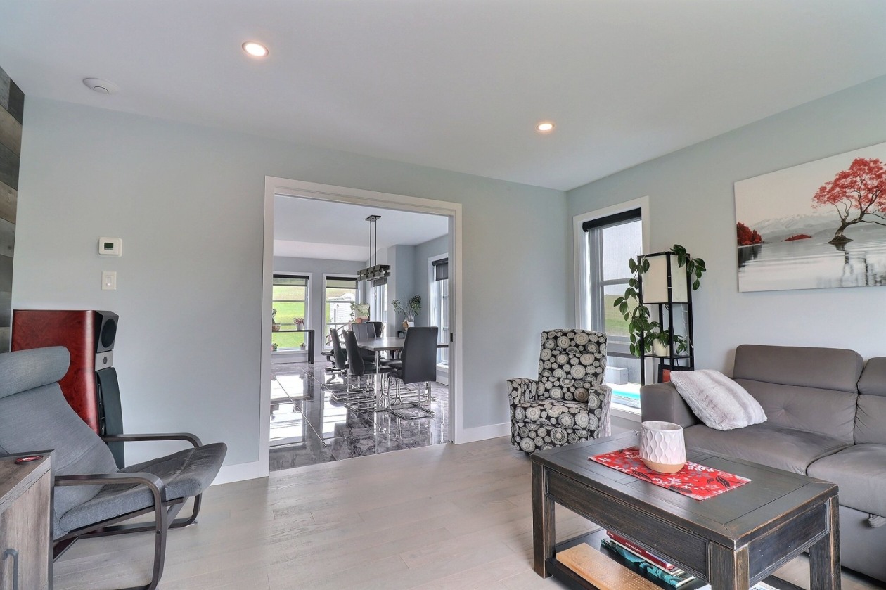 Salon — 15 5e Rang O., Saint-Joseph-de-Lepage