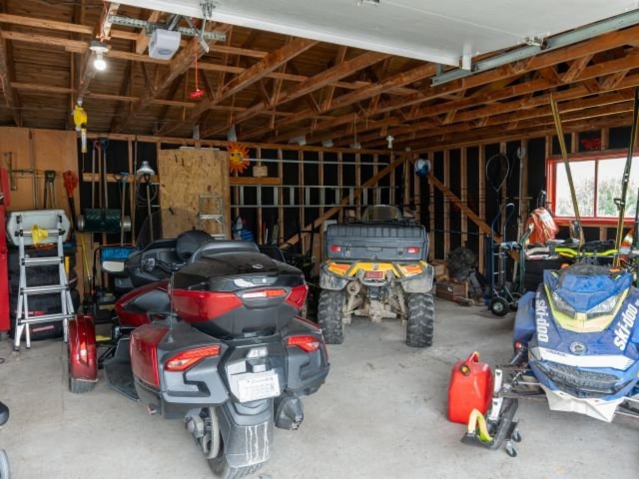 Garage — 3326 Route 132 O., Saint-Ulric