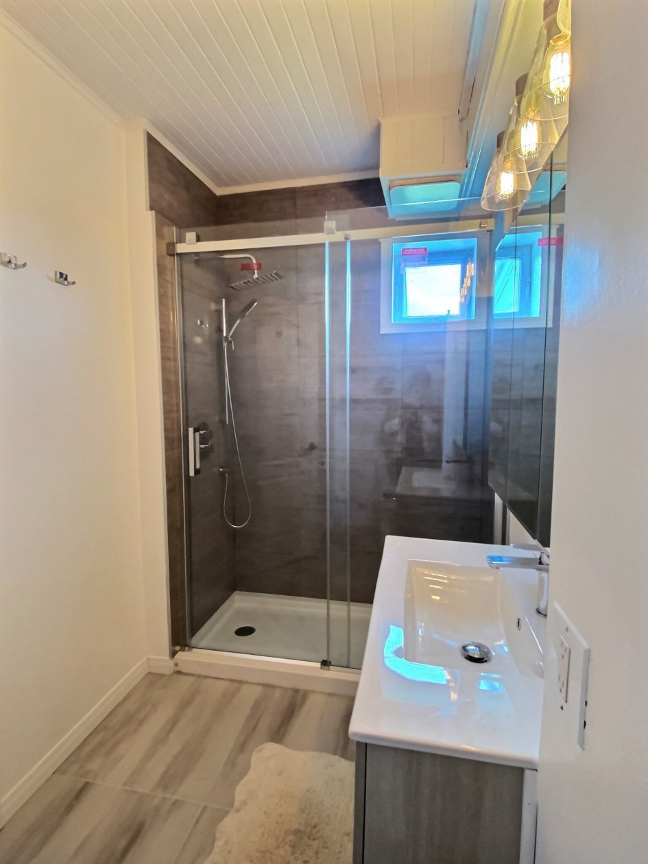 Salle de bains — 3326 Route 132 O., Saint-Ulric