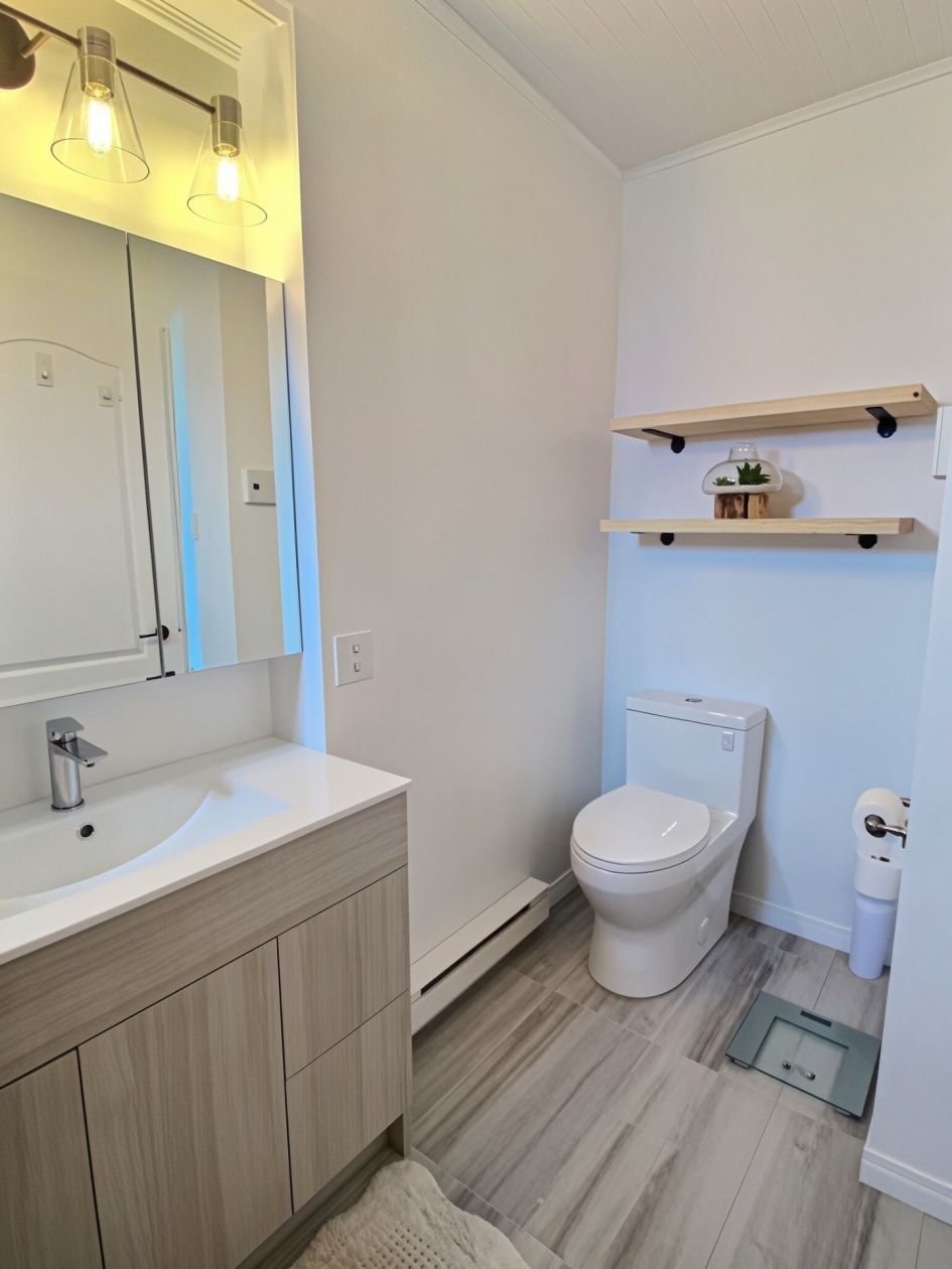 Salle de bains — 3326 Route 132 O., Saint-Ulric