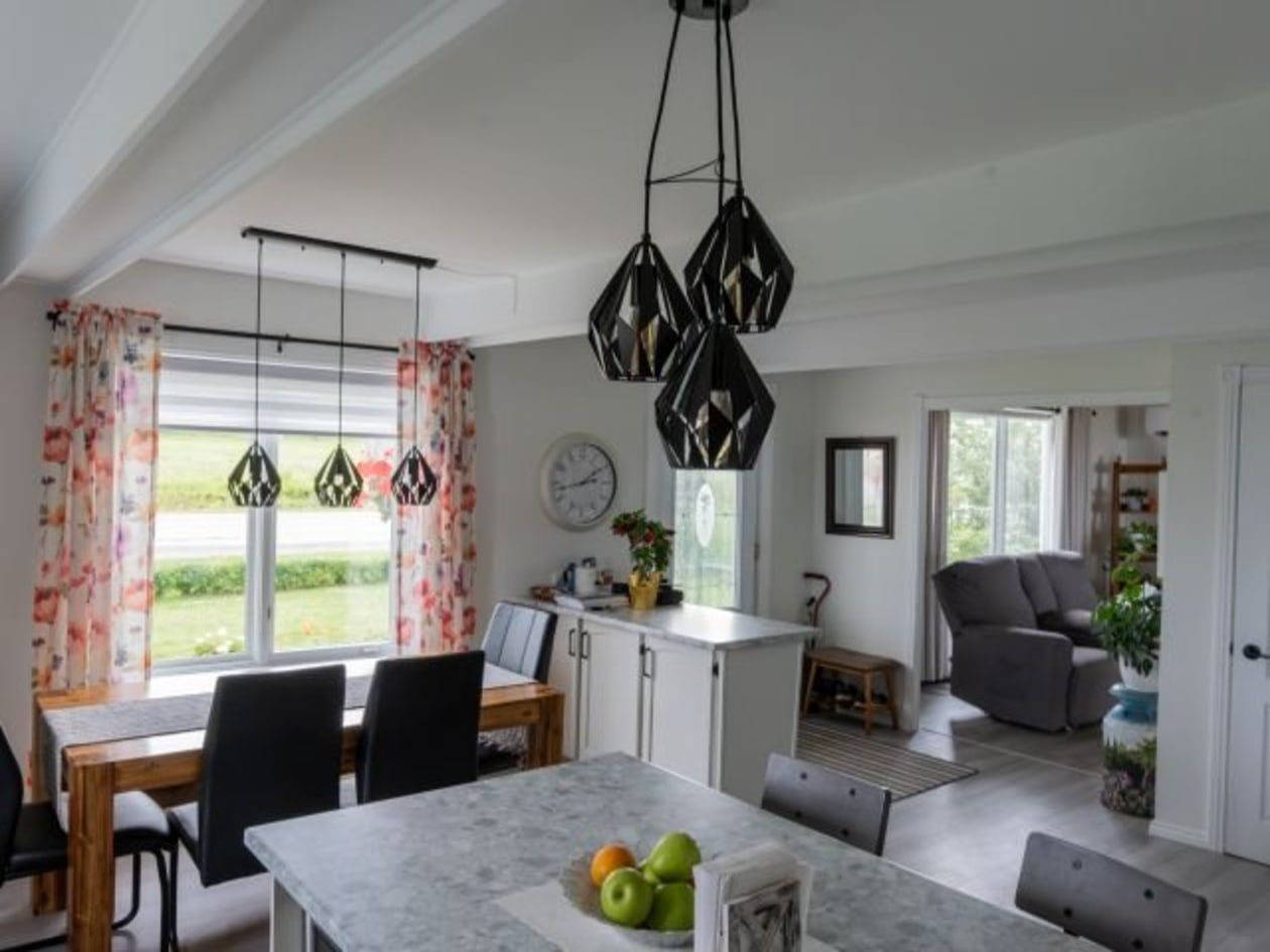 Salle à manger — 3326 Route 132 O., Saint-Ulric