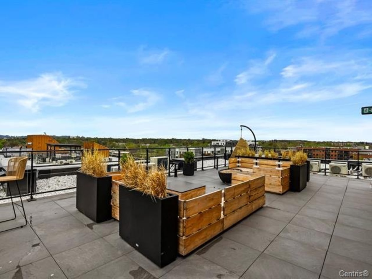 Terrasse — 9290 Av. Dubuisson, Montréal