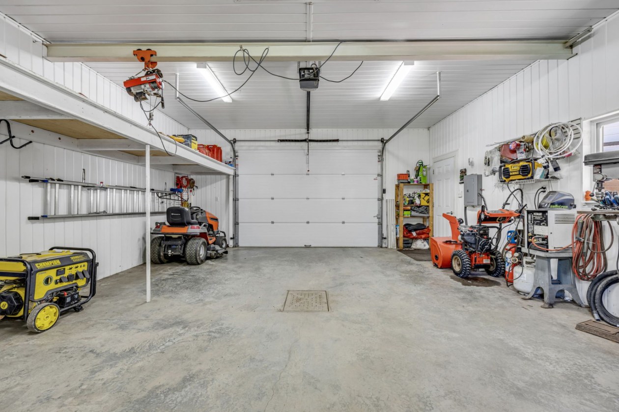 Garage — 1685 Rue des Normands, Québec