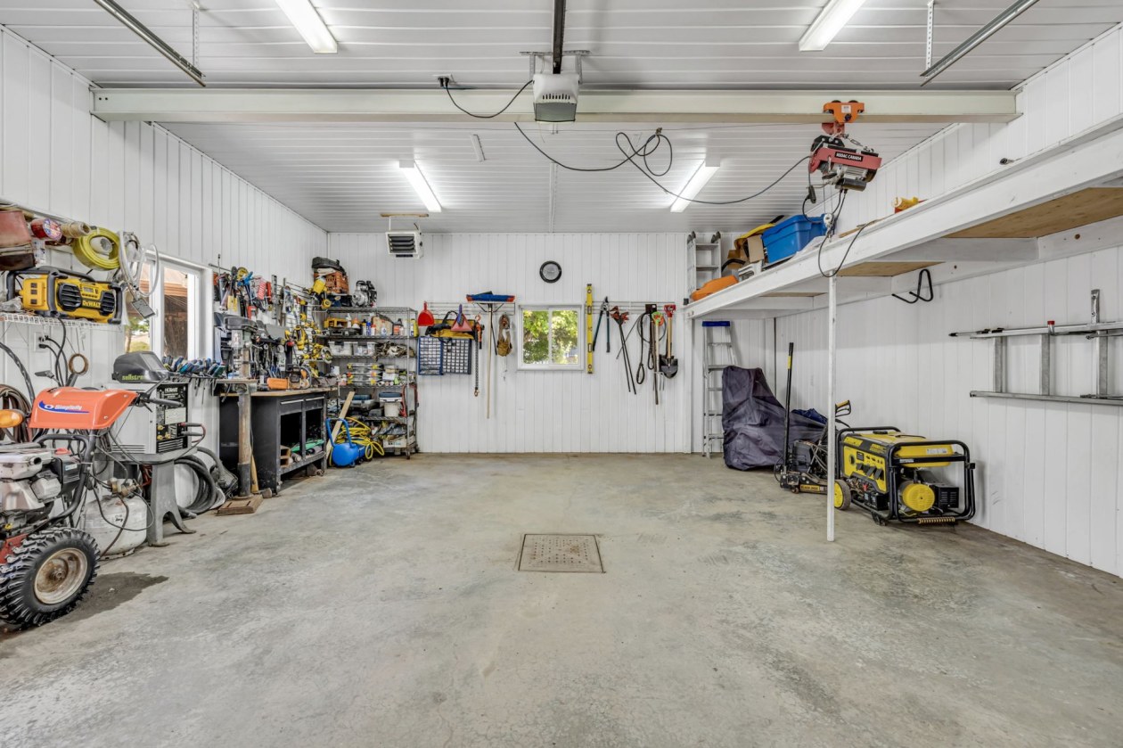 Garage — 1685 Rue des Normands, Québec
