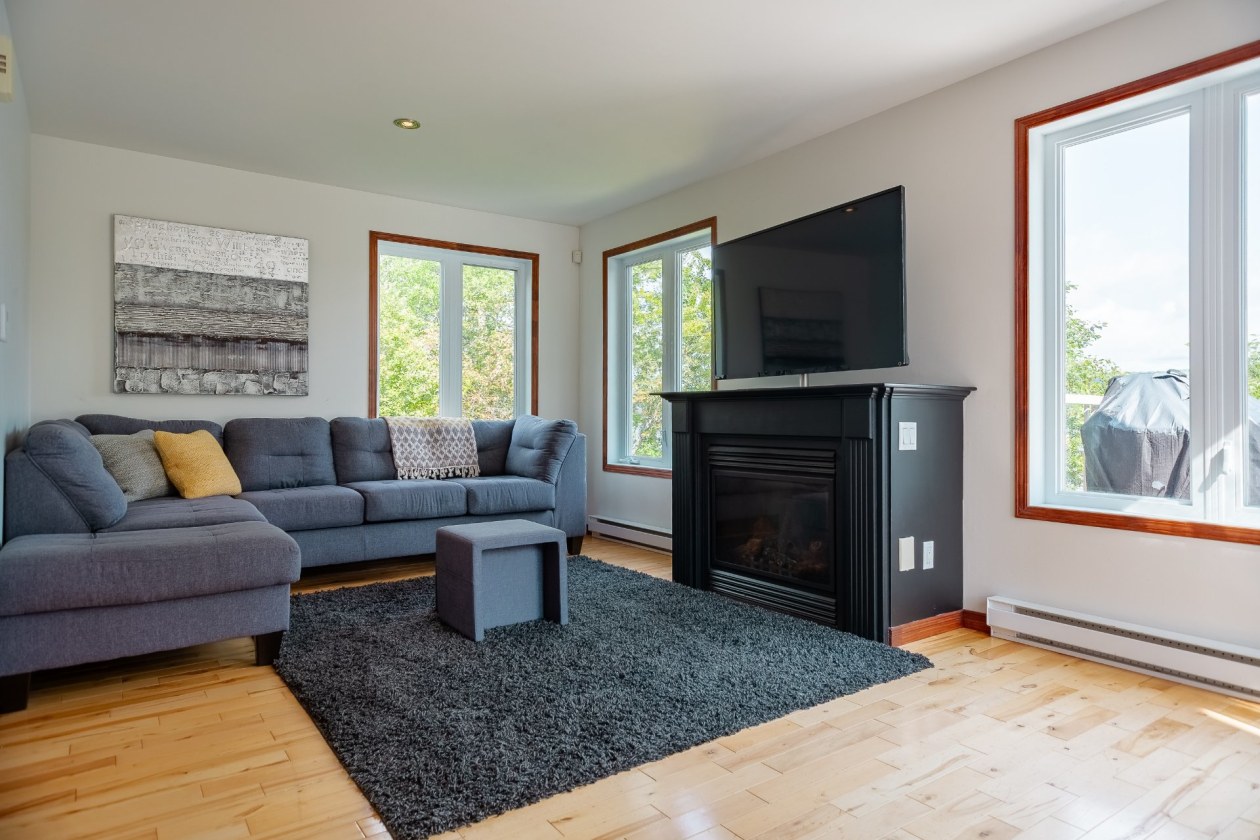 Salon — 1169 Rue Principale, Saint-Ferdinand