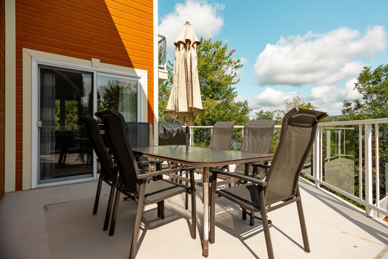 Terrasse — 1169 Rue Principale, Saint-Ferdinand
