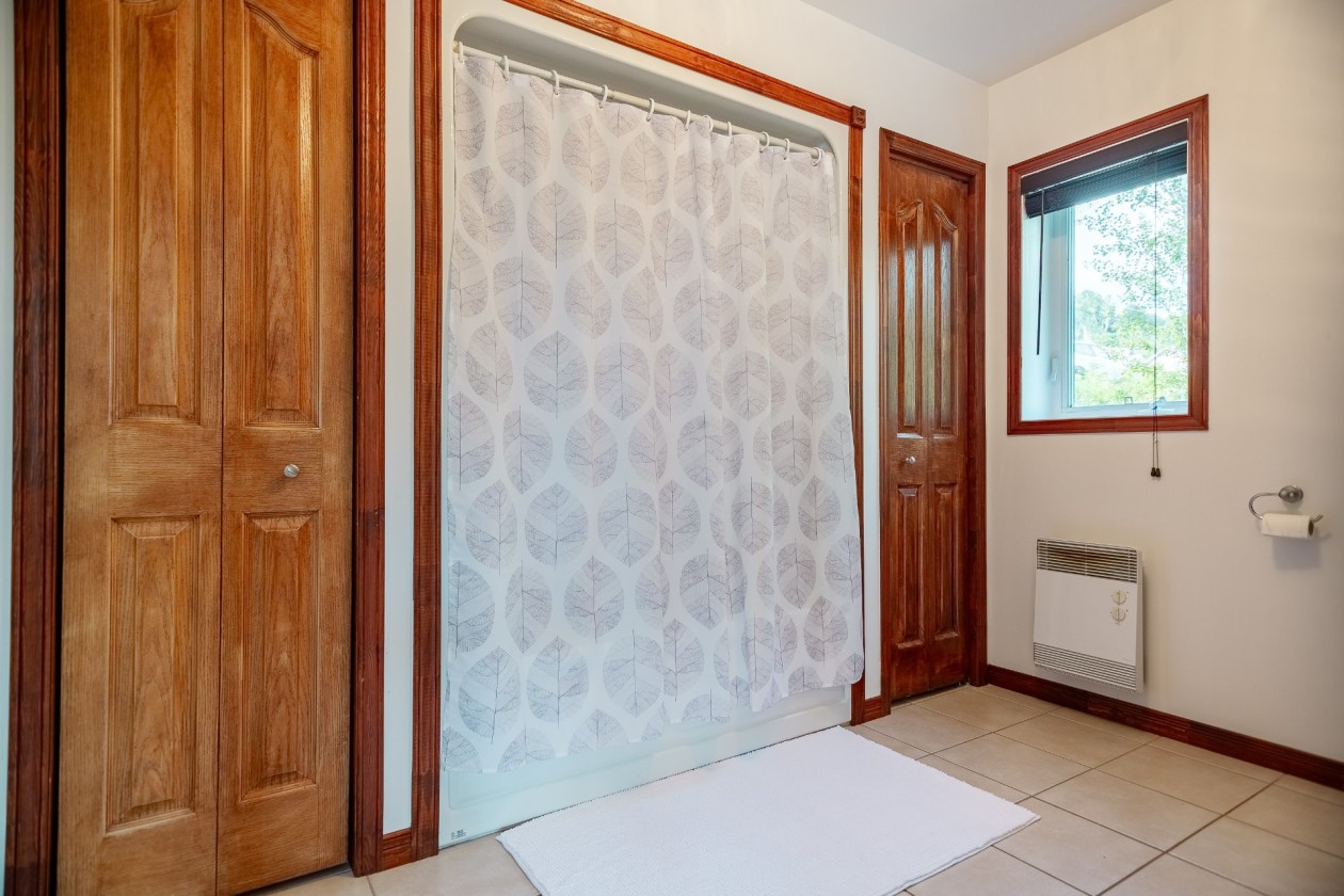 Salle de bains — 1169 Rue Principale, Saint-Ferdinand