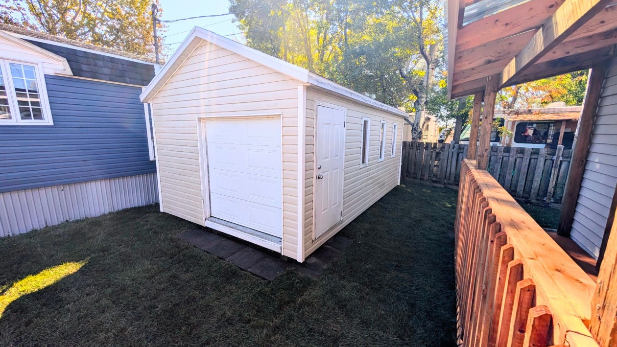 Remise — 7000 Boul. Ste-Anne, Château-Richer