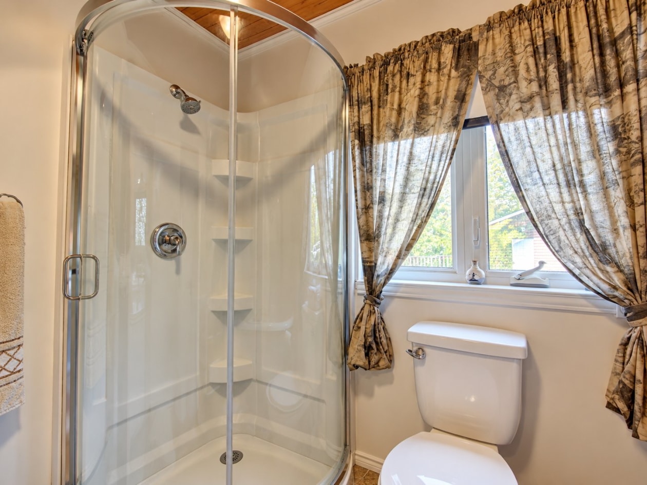 Salle de bains — 2564 Rg St-Paul, Saguenay