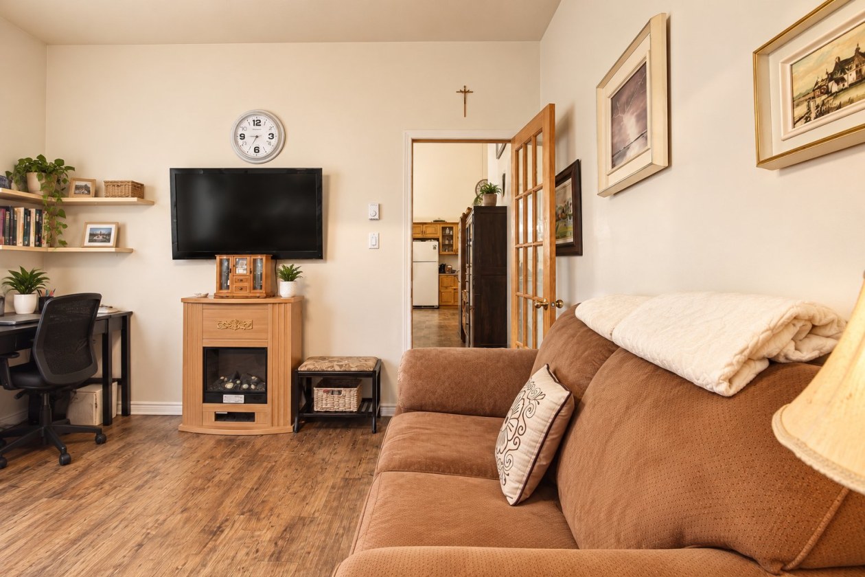 Salon — 2564 Rg St-Paul, Saguenay