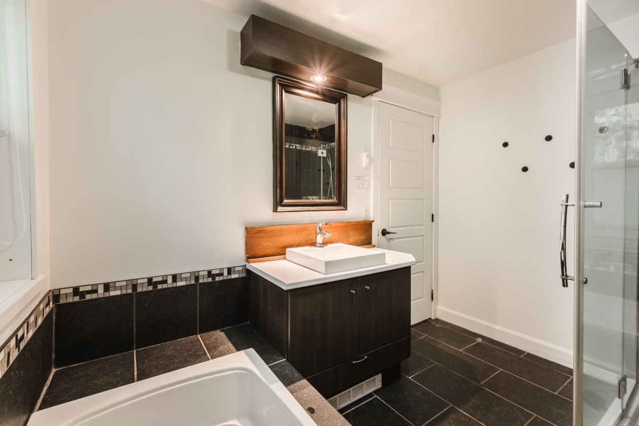 Salle de bains — 112 Rue des Tilleuls, Saint-Pie