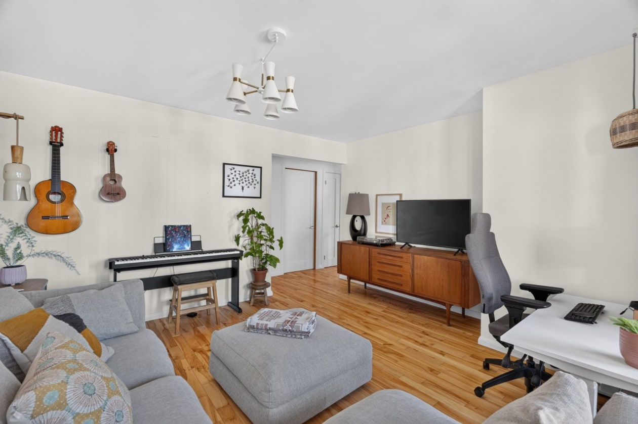 Salon — 315 Rue Julien, Québec