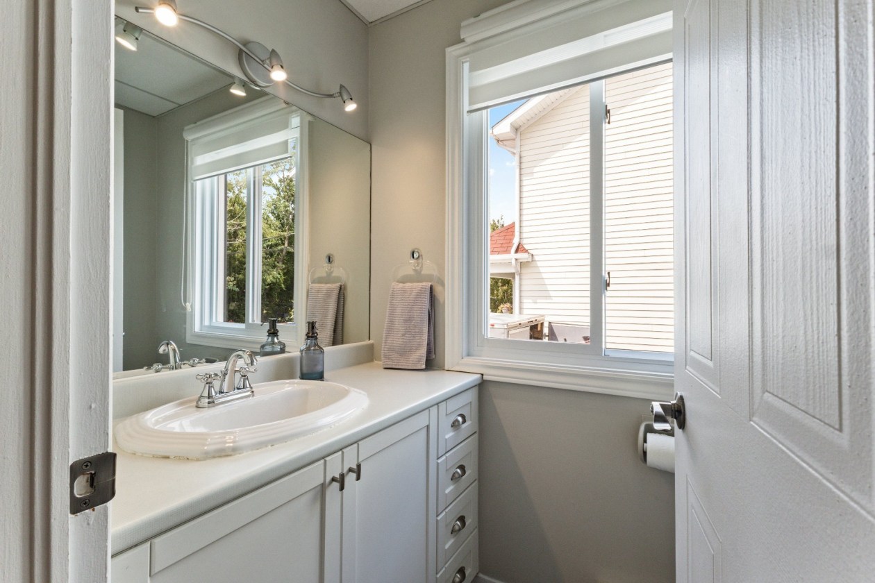 Salle de bains — 664 Rue Lebrun, Granby