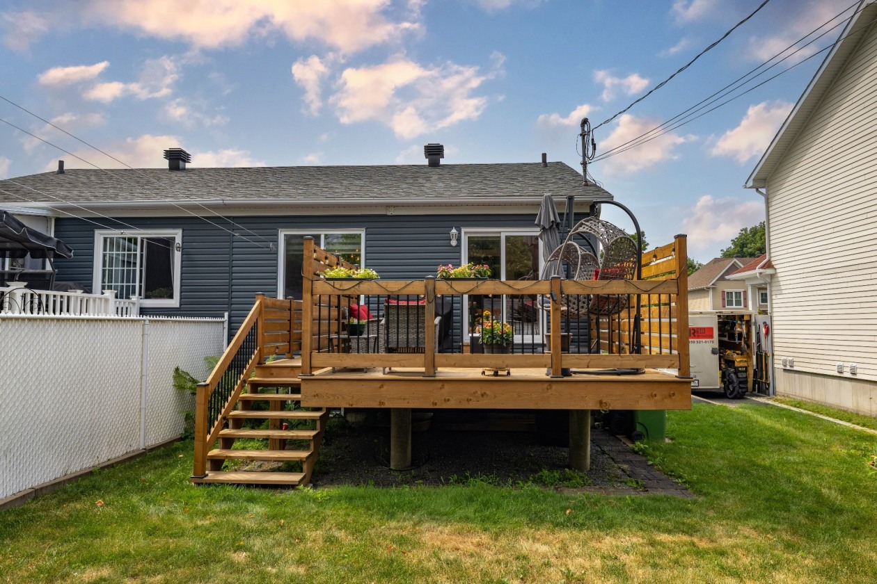 Balcon — 664 Rue Lebrun, Granby