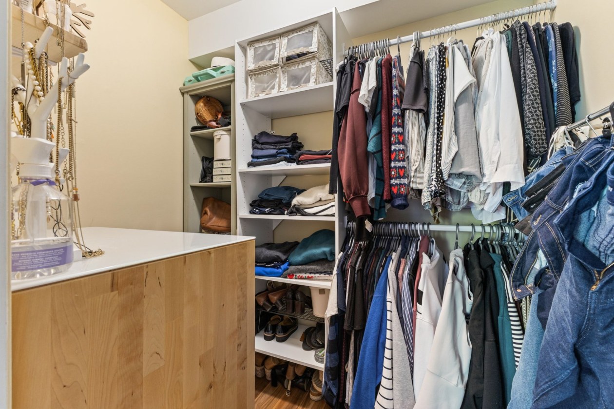 Penderie — 30 Rue du Zénith, Gatineau