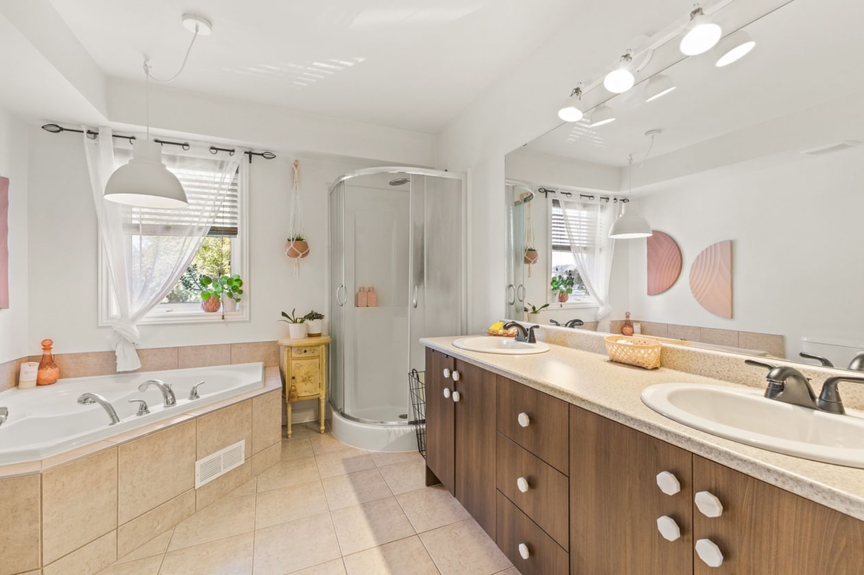 Salle de bains — 30 Rue du Zénith, Gatineau