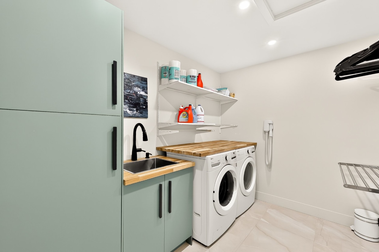 Salle de lavage — 1104 Rue Bellemare, Laval
