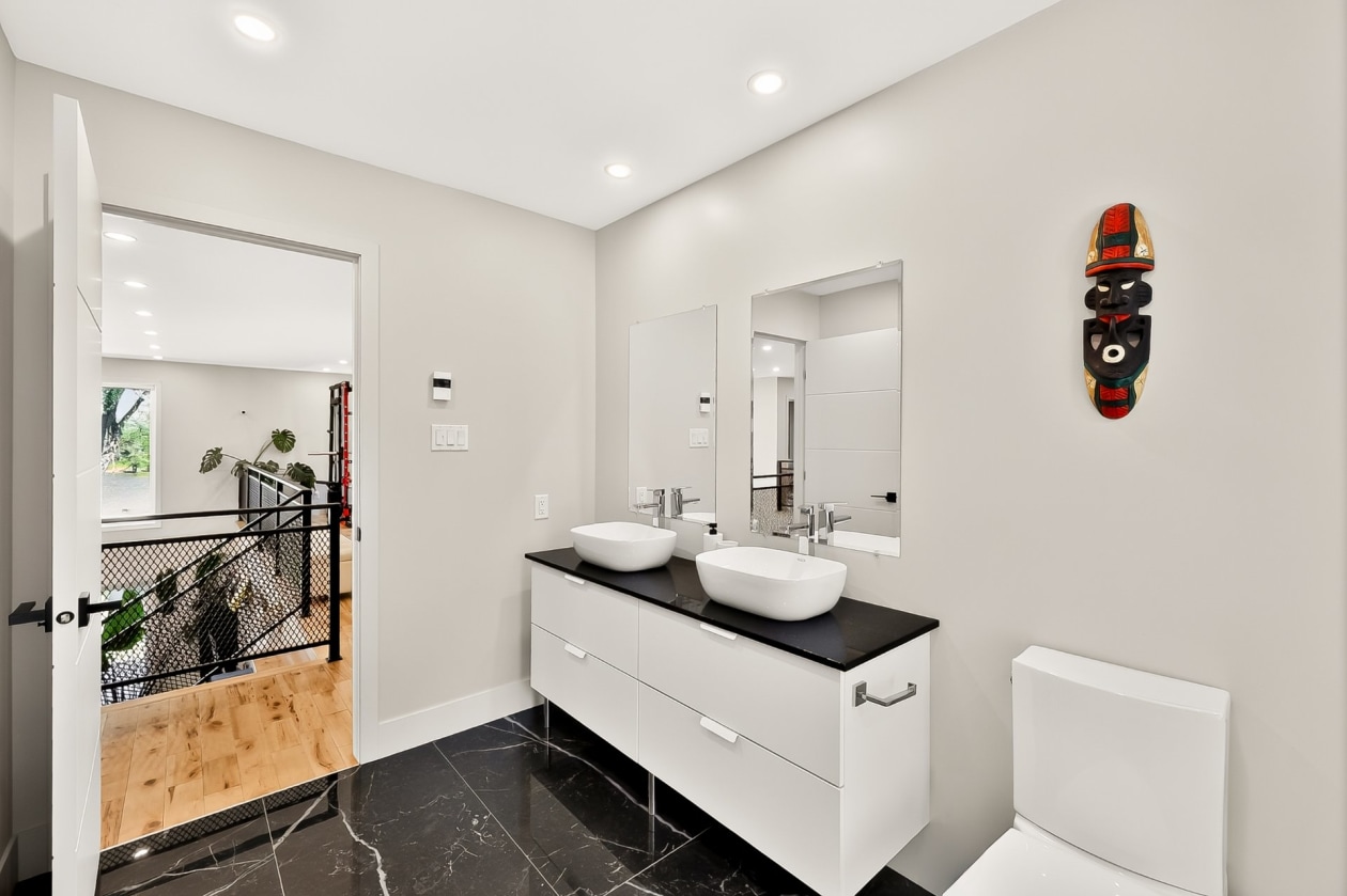 Salle de bains — 1104 Rue Bellemare, Laval