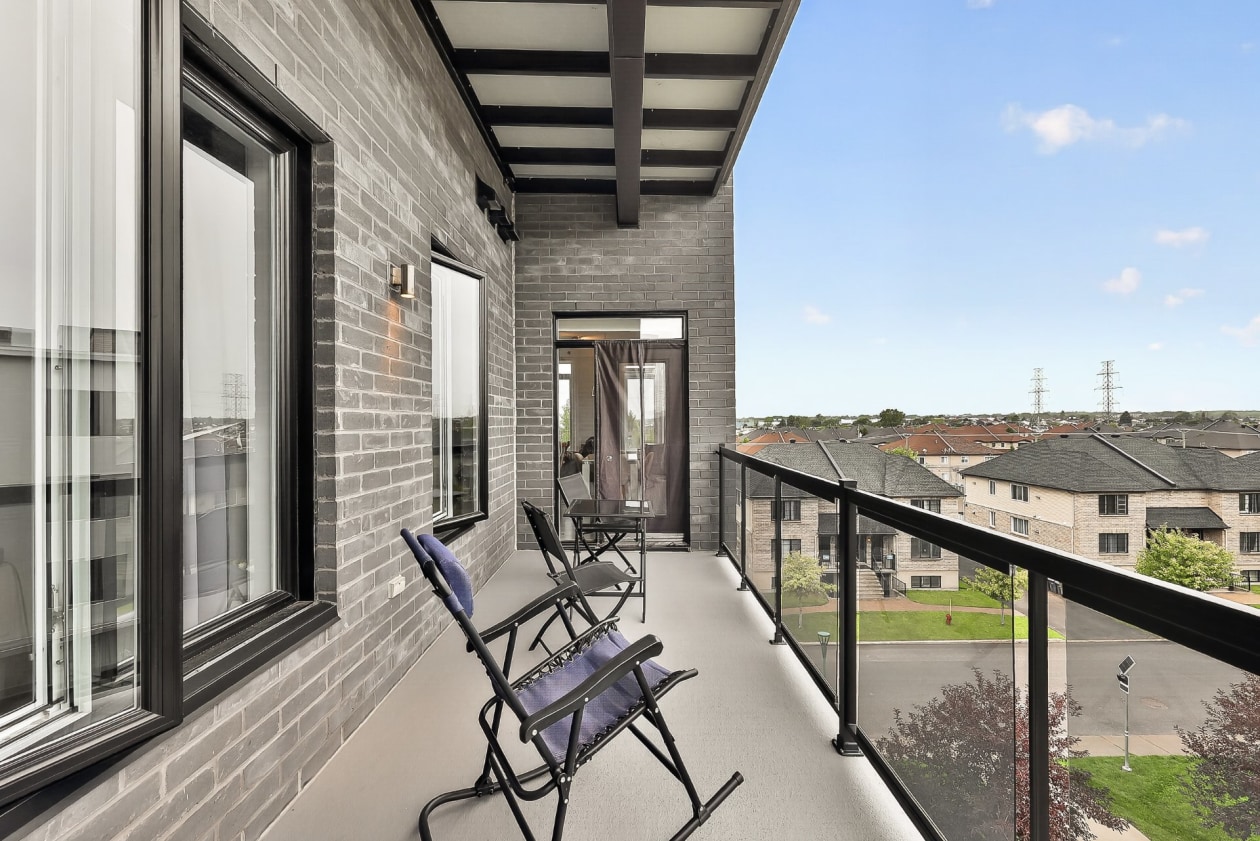 Balcon — 919 Rue Jules-Huot, Laval