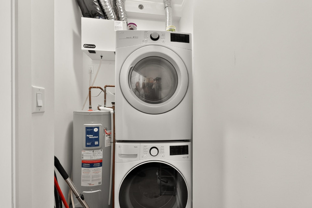 Salle de lavage — 919 Rue Jules-Huot, Laval