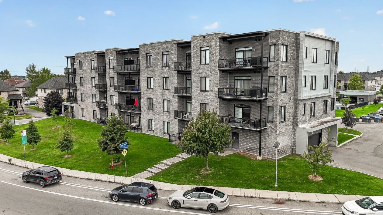 Photo aérienne — 919 Rue Jules-Huot, Laval