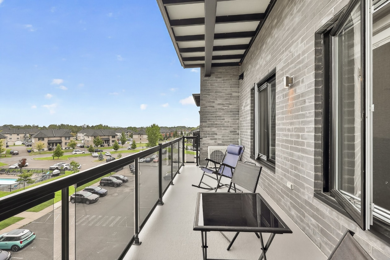 Balcon — 919 Rue Jules-Huot, Laval