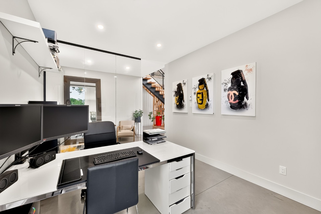 Bureau — 1104 Rue Bellemare, Laval