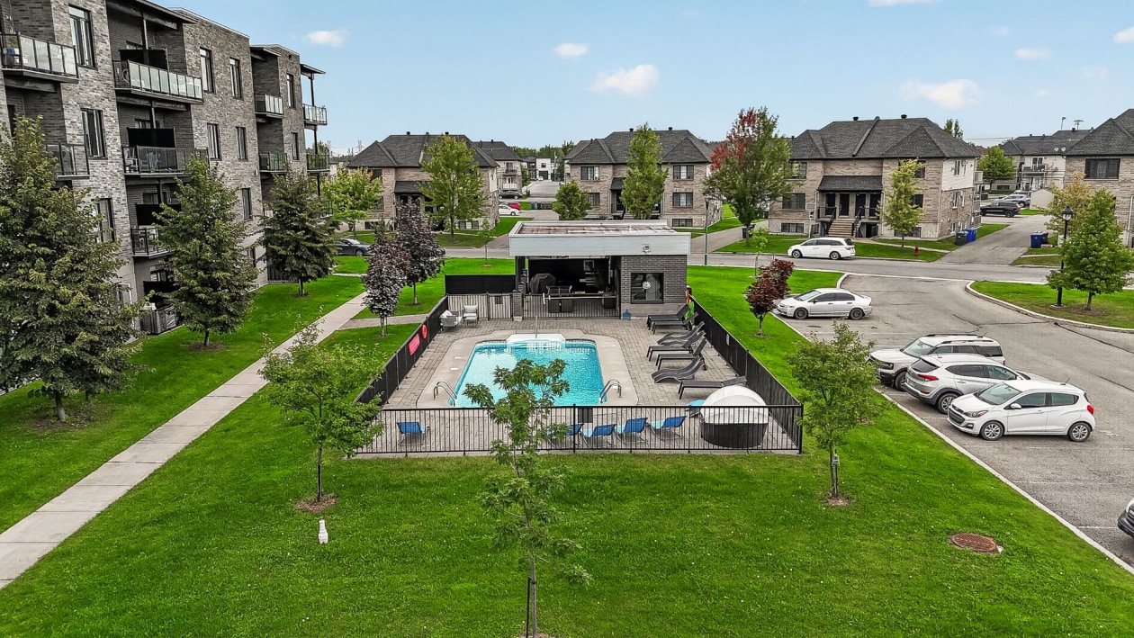Photo aérienne — 919 Rue Jules-Huot, Laval