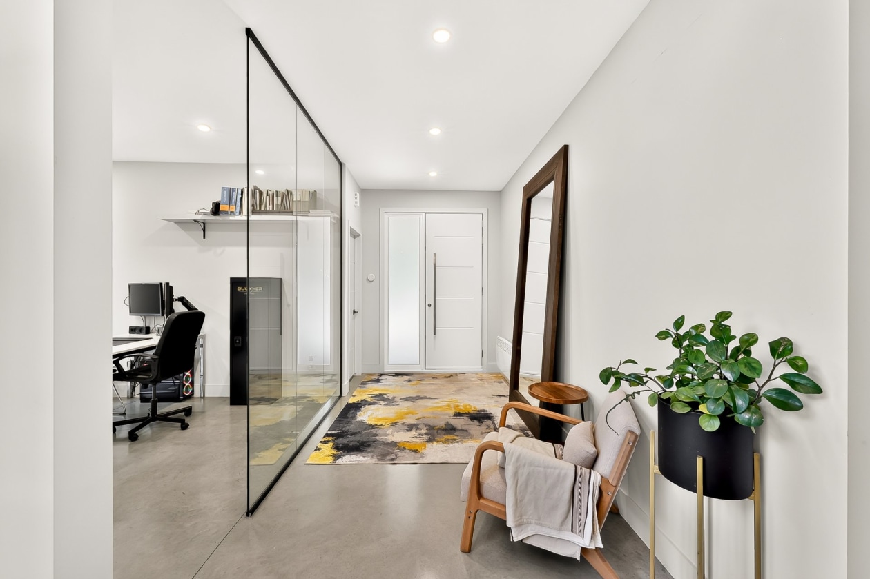 Hall d'entrée — 1104 Rue Bellemare, Laval