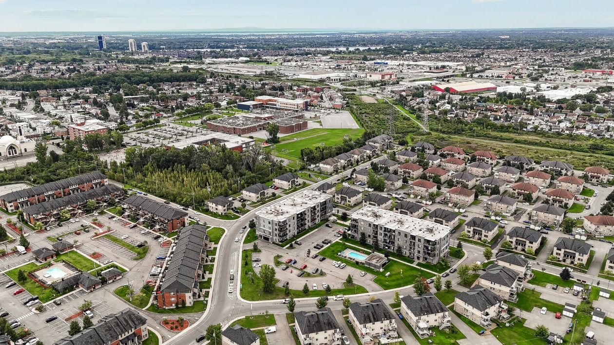 Photo aérienne — 919 Rue Jules-Huot, Laval