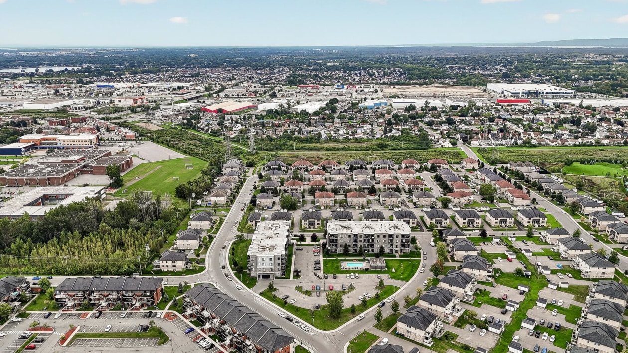 Photo aérienne — 919 Rue Jules-Huot, Laval