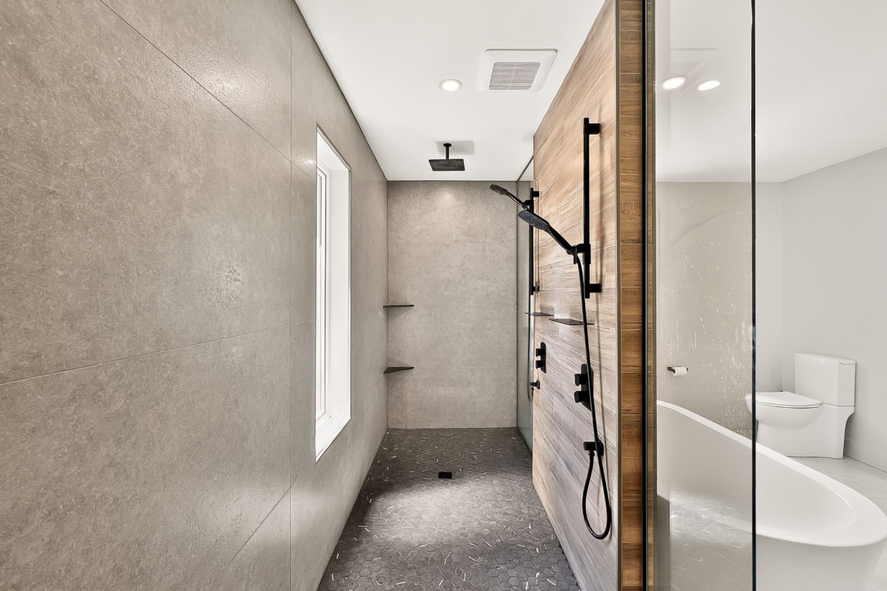 Salle de bains — 1104 Rue Bellemare, Laval
