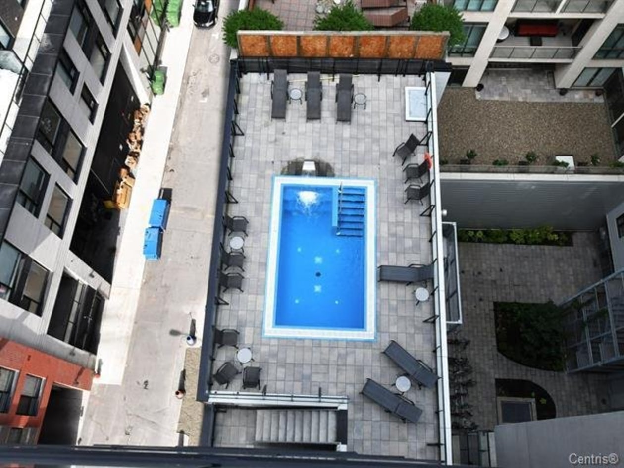 Piscine — 635 Rue St-Maurice, Montréal