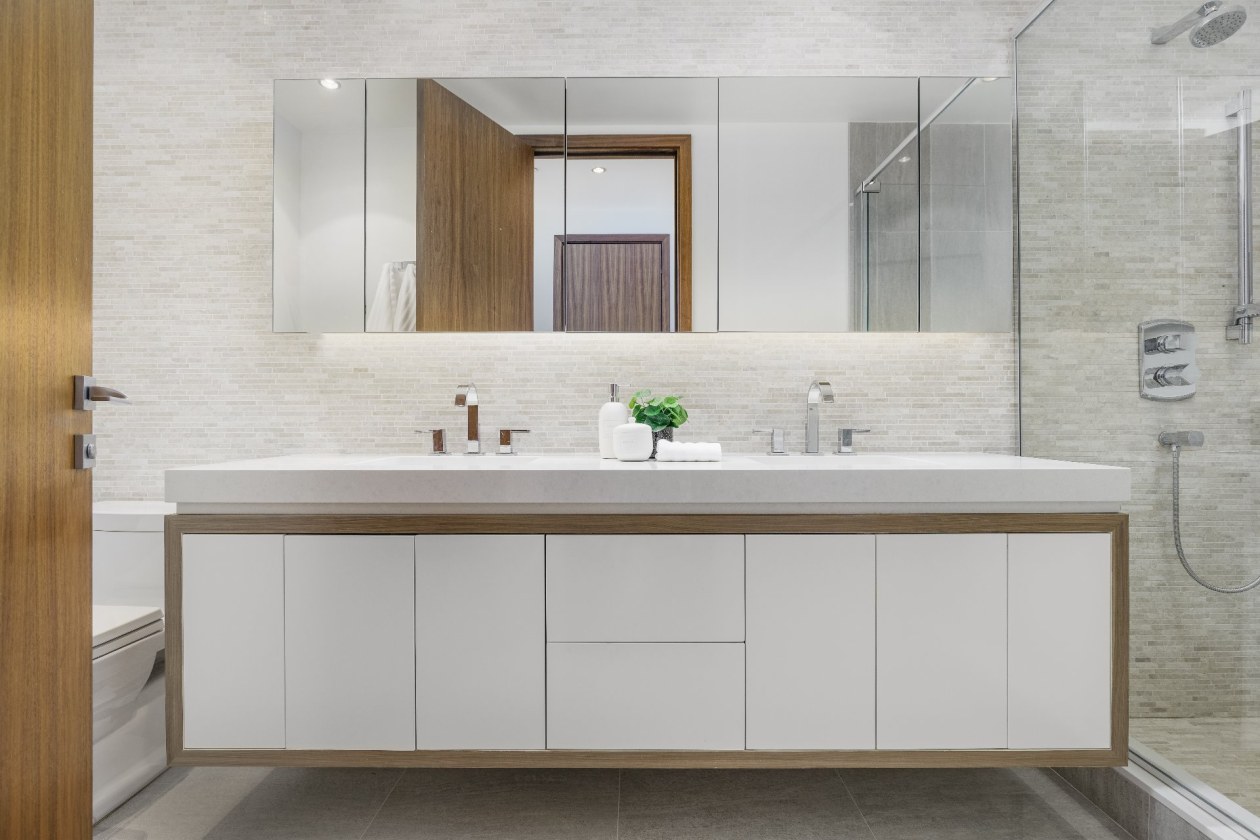 Salle de bains — 199 Rue de la Rotonde, Montréal