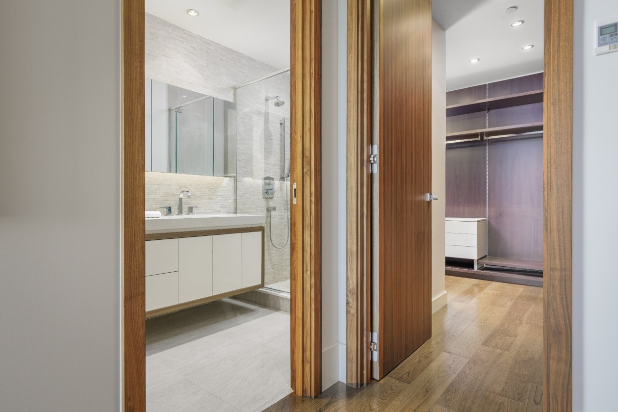 Salle de bains — 199 Rue de la Rotonde, Montréal