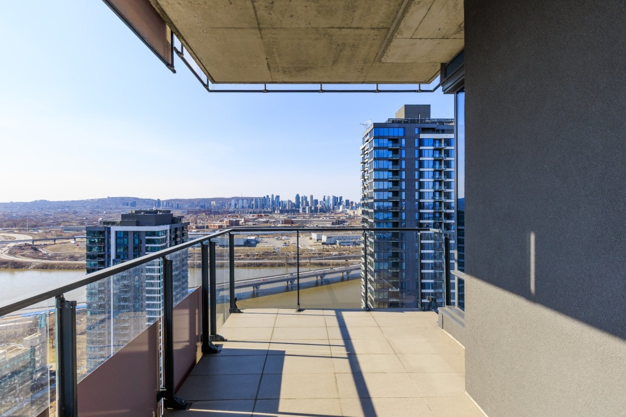 Balcon — 199 Rue de la Rotonde, Montréal