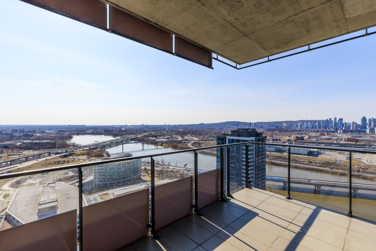 Balcon — 199 Rue de la Rotonde, Montréal