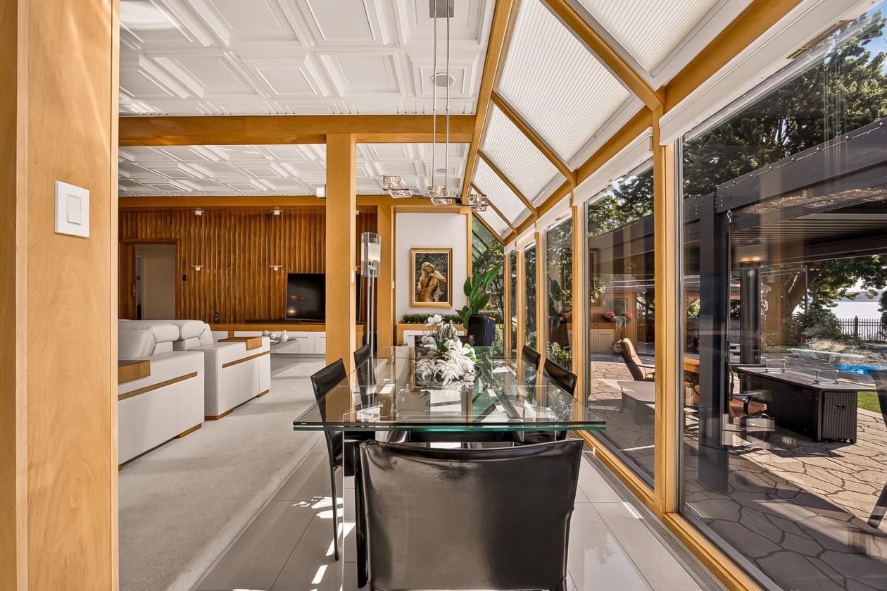 Salon — 360 Grande Côte O., Lanoraie
