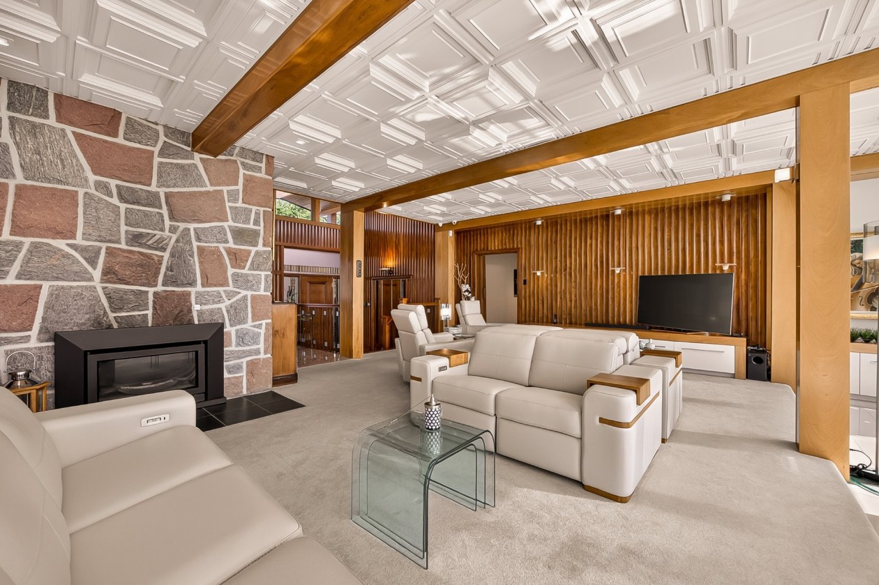 Salon — 360 Grande Côte O., Lanoraie
