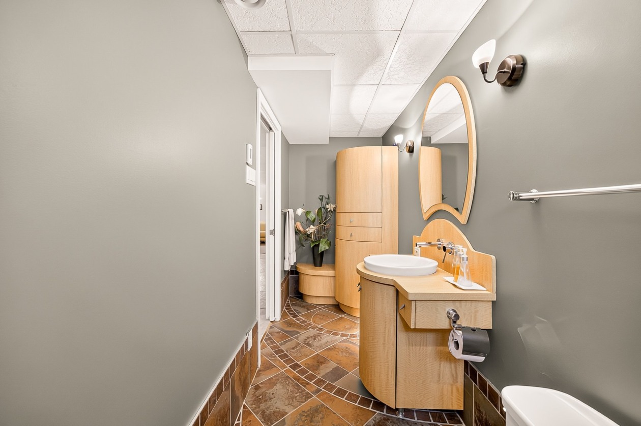 Salle de bains — 360 Grande Côte O., Lanoraie