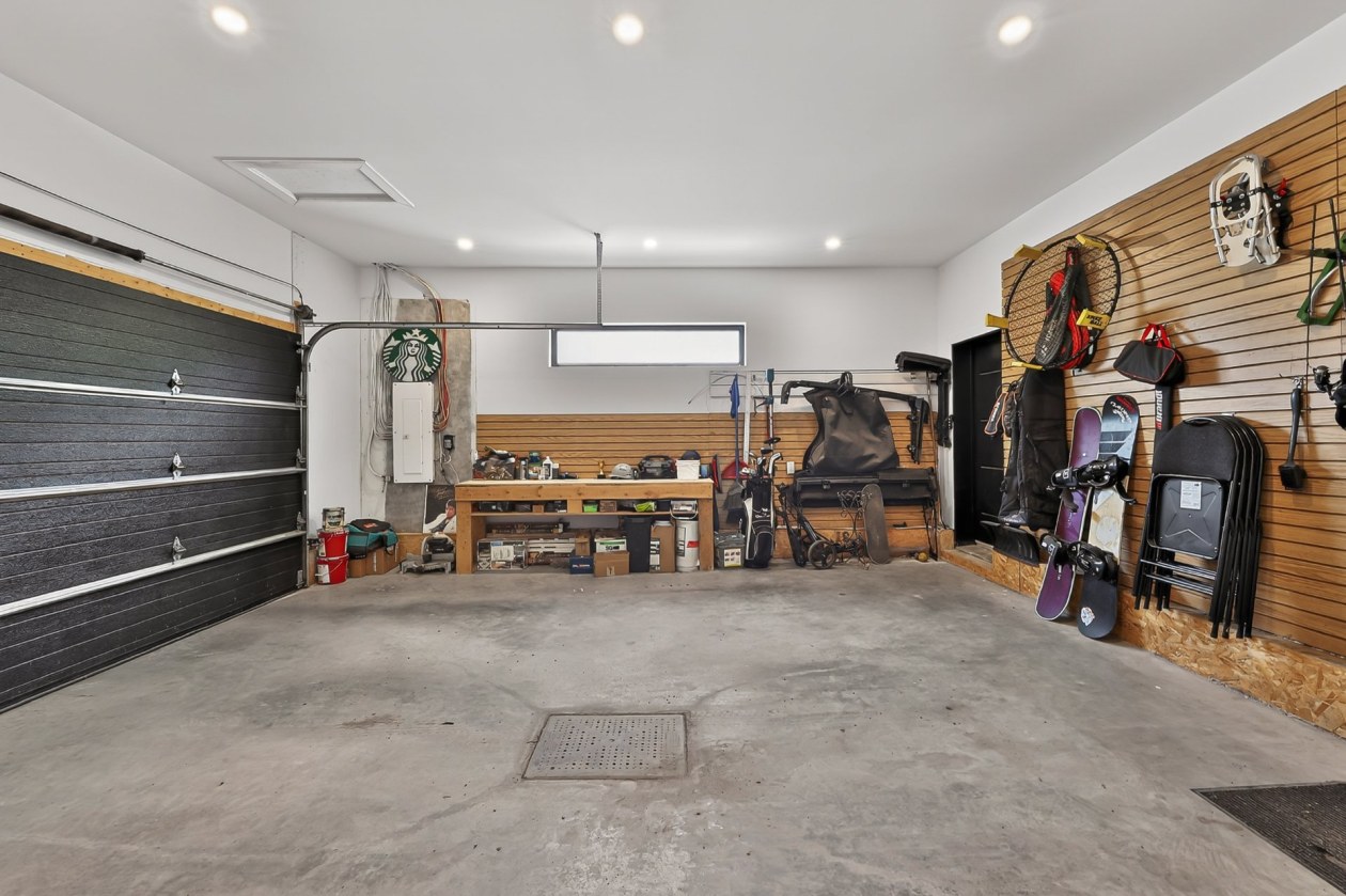 Garage — 844 Rue Lamontagne, Saint-Jérôme