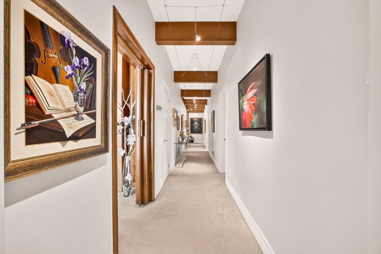 Corridor — 360 Grande Côte O., Lanoraie