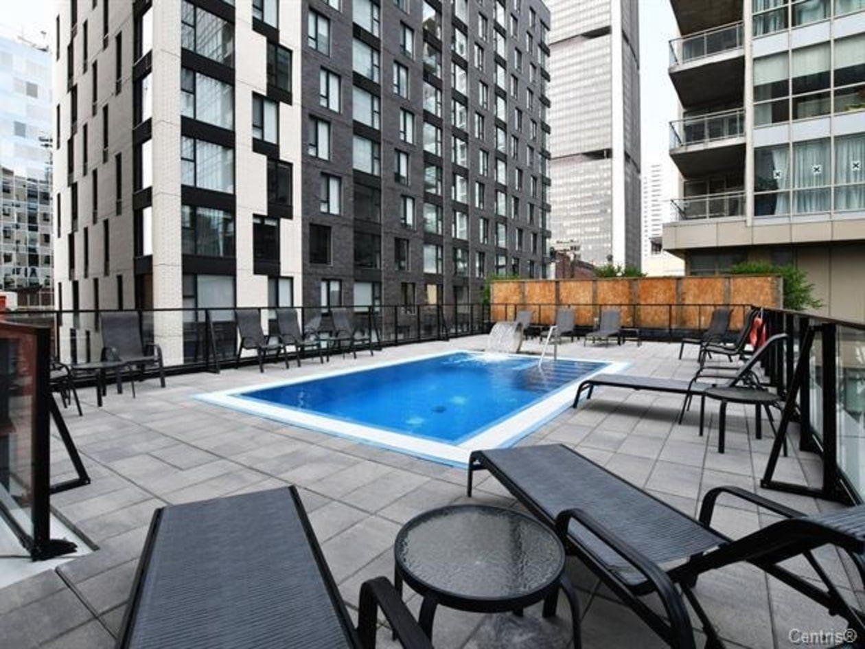 Piscine — 635 Rue St-Maurice, Montréal