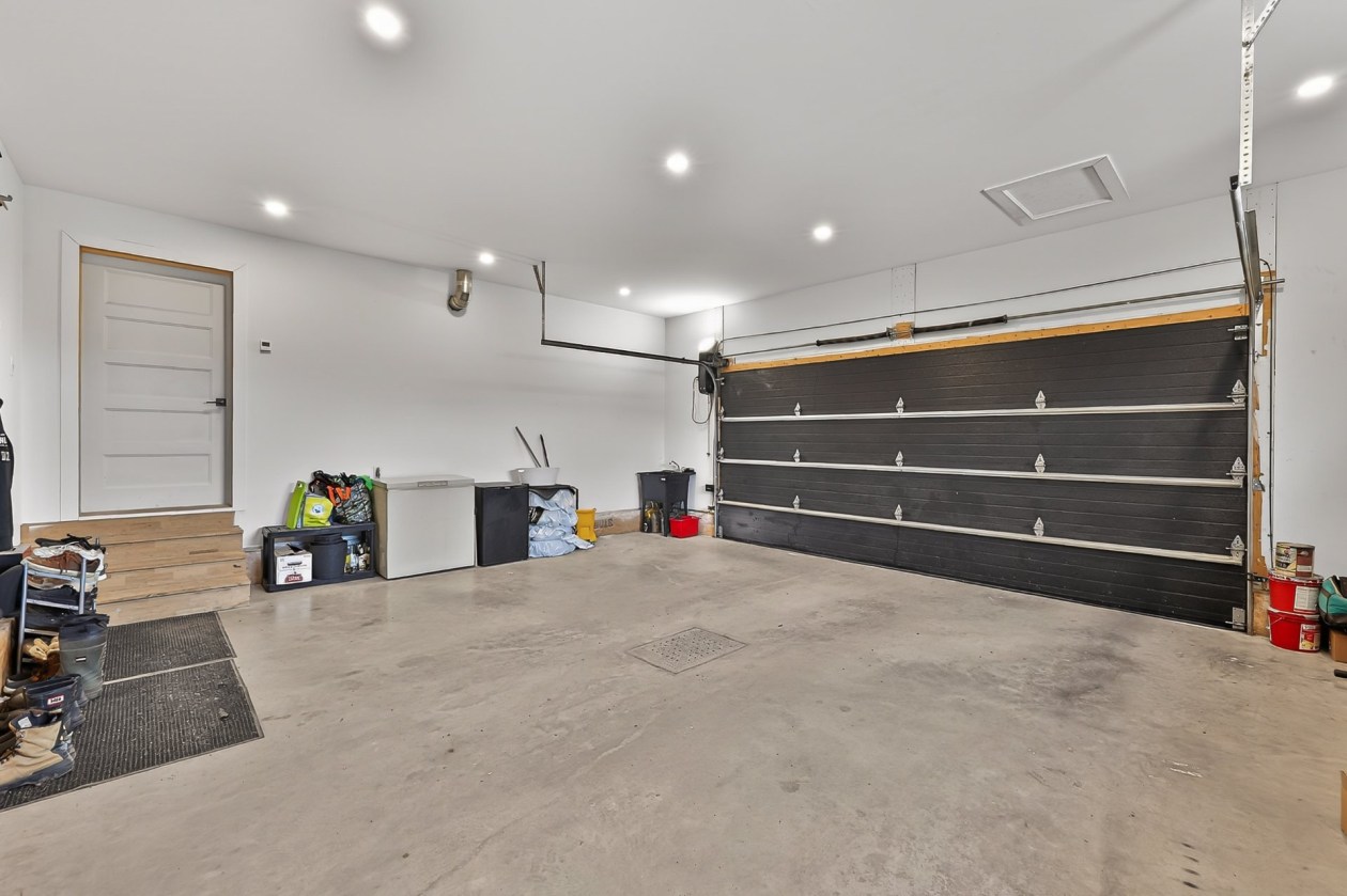 Garage — 844 Rue Lamontagne, Saint-Jérôme