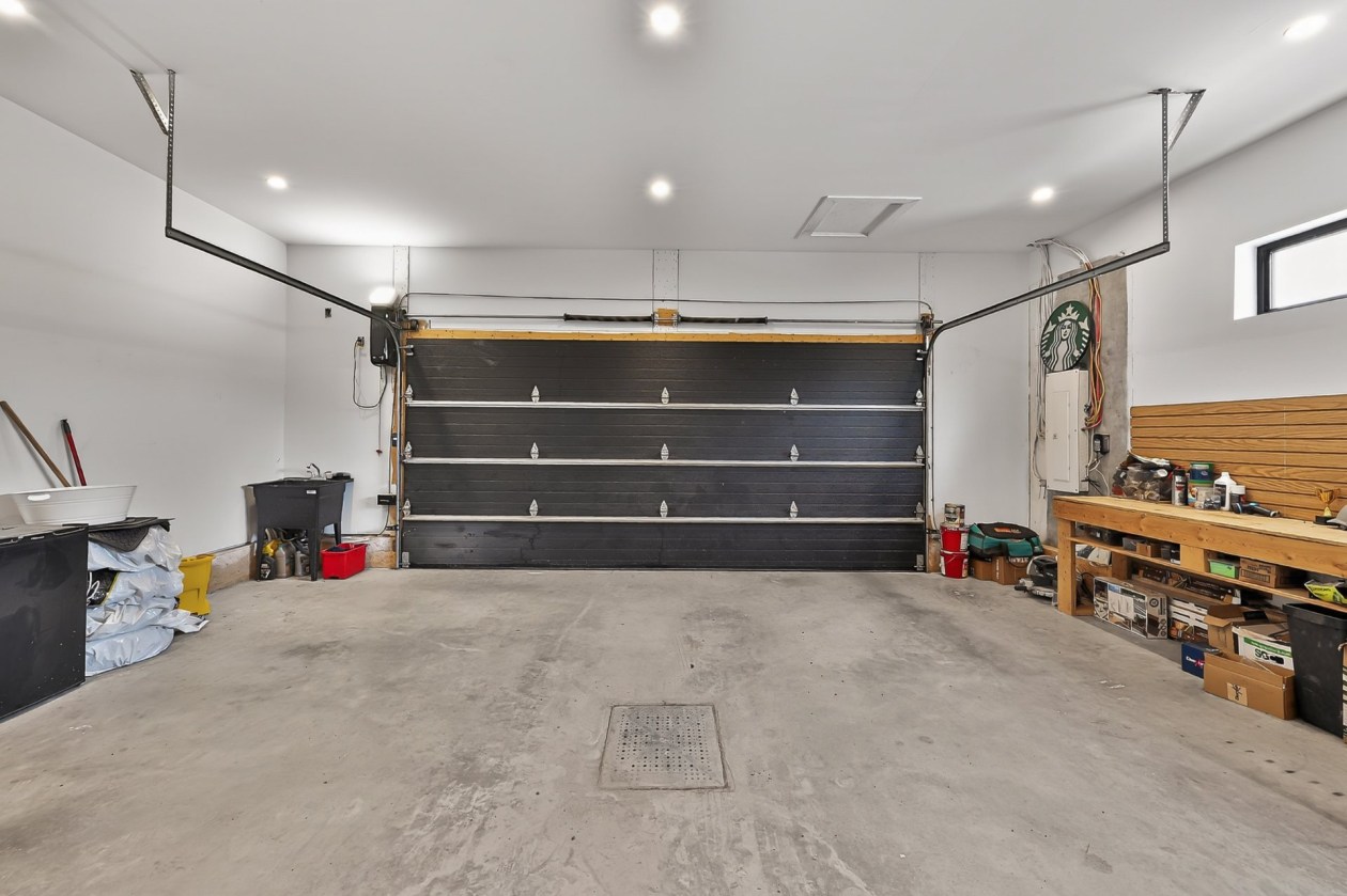 Garage — 844 Rue Lamontagne, Saint-Jérôme