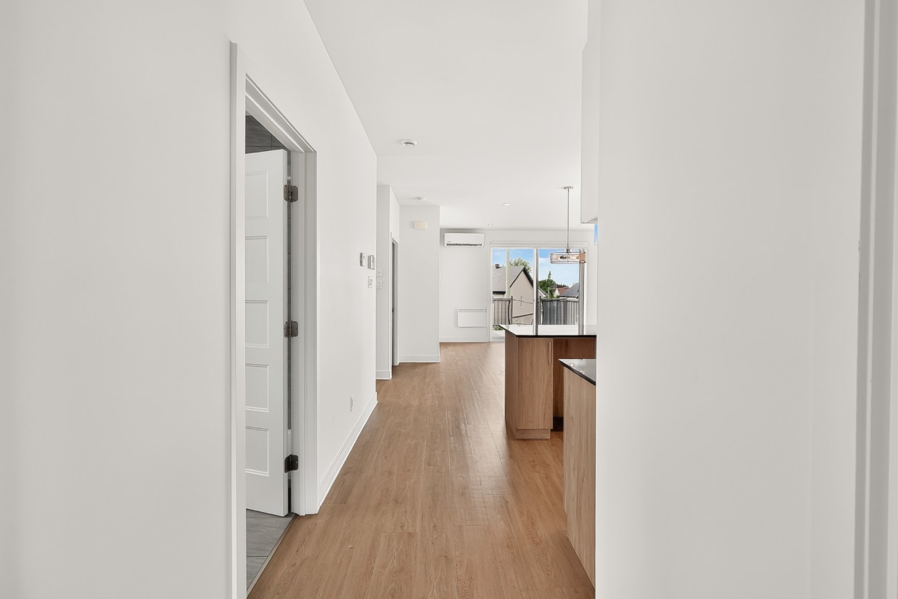 Corridor — 1505 - 1509 Rue Tekakwitha, Laval