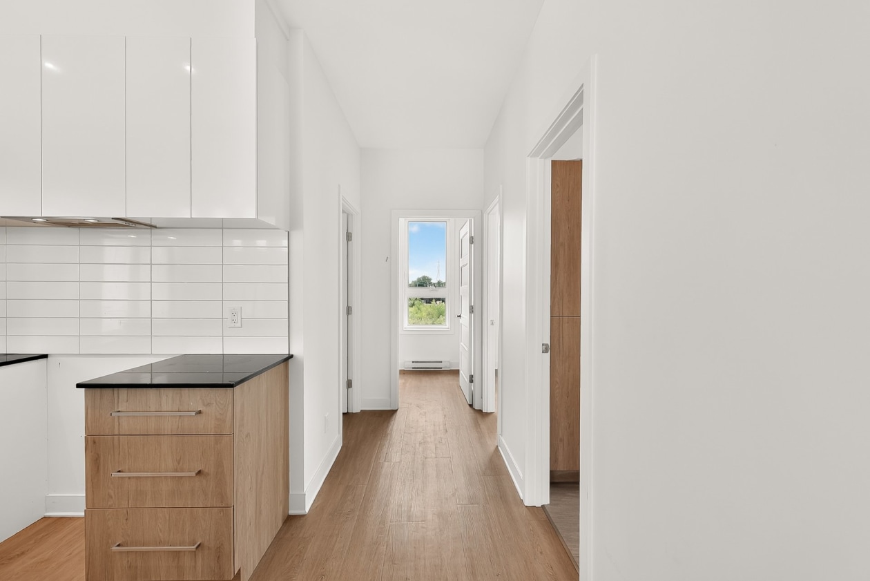 Corridor — 1505 - 1509 Rue Tekakwitha, Laval