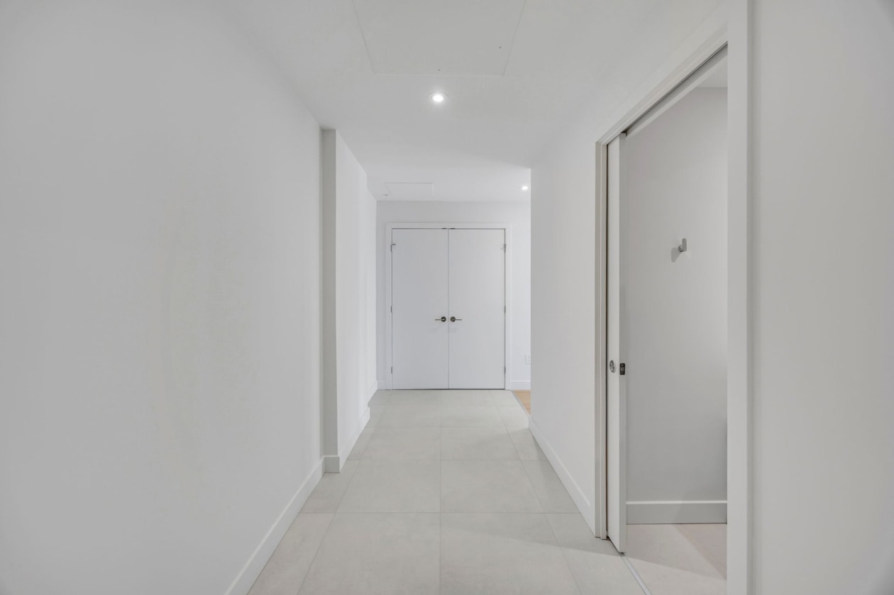Hall d'entrée — 1300 Av. de Germain-des-Prés, Québec
